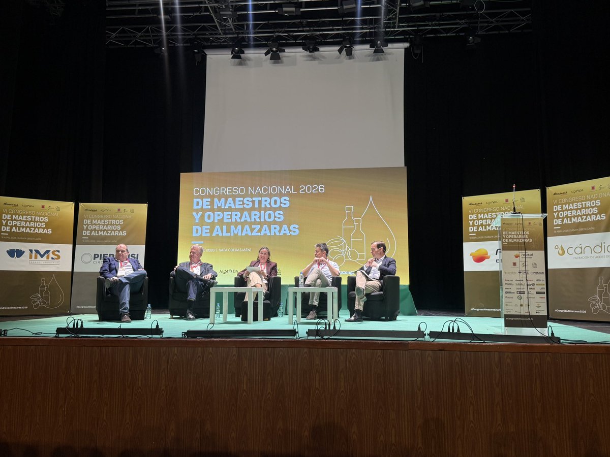 LabTello's tweet photo. Este sábado hemos asistido como ponentes en el Congreso Nacional de Maestros y Operarios de Almazaras 2026📍
Donde participamos en la segunda mesa redonda: ''Laboratorios: MOSH-MOAH. Como afecta la calidad del AOVE la filtración. Problemáticas en los aceites https://t.co/C5Vu7BAAWD