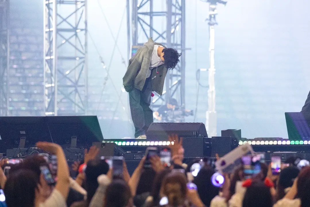 maryfleck13's tweet photo. It looks like a starry sky.

#JIN #BTS_ARİRANG https://t.co/rlO8ctRbHH