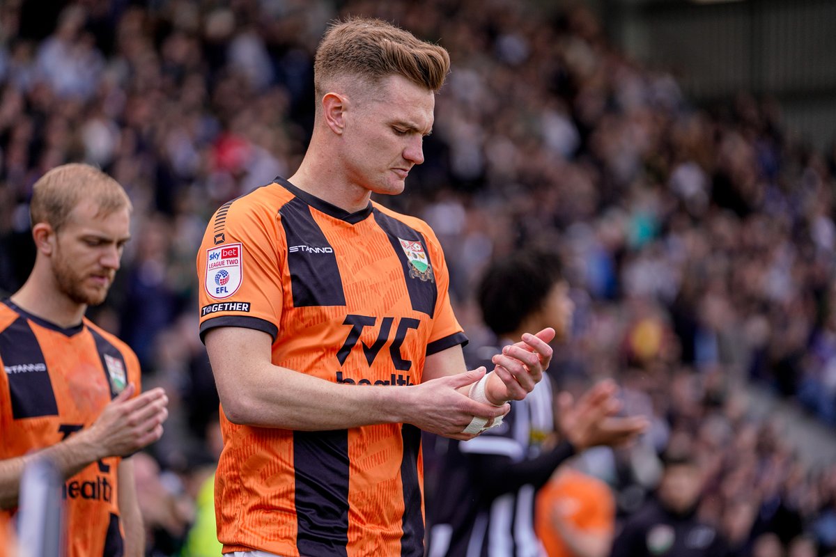BarnetFC's tweet photo. 👊 The lads left everything on that pitch on Saturday!

We need your backing more than ever for our final home game of the season this weekend! 🧡

You can be the 12th man; let's fill The Hive and get behind the team! 🎟️

https://t.co/NjkeLVlhlt

#BarnetFC🐝 https://t.co/kcEMmCkIdU