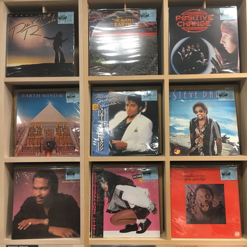 HMVrs_shibuya's tweet image. 【渋谷】明日4/21(火)2F中古新入荷
2F新着中古品は、SOUL/RARE GROOVEを40点ほど放出！
■出品リストhmv.co.jp/news/article/2…
※WEB出品は翌日開店以降の出品となります
#newarrival #新入荷 #used #中古
