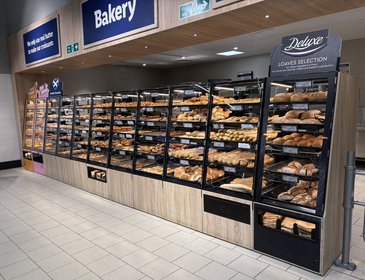 tracy_binnie's tweet photo. Just a ‘Lidl bit ‘ of deliciousness 😋
Your instore Lidl Bakery done right and proper 🙌
Pop in and see us soon ..plenty sweet and savoury treats available every day x
#LidlUK
#LidlFalkirk 
#LidlBakery https://t.co/WkXAPvmFKY