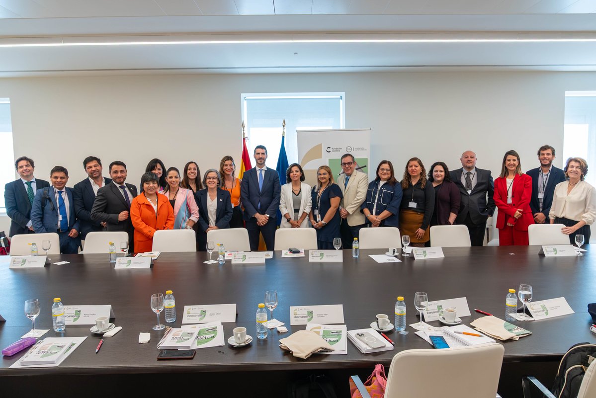 Fundación Carolina tweet media