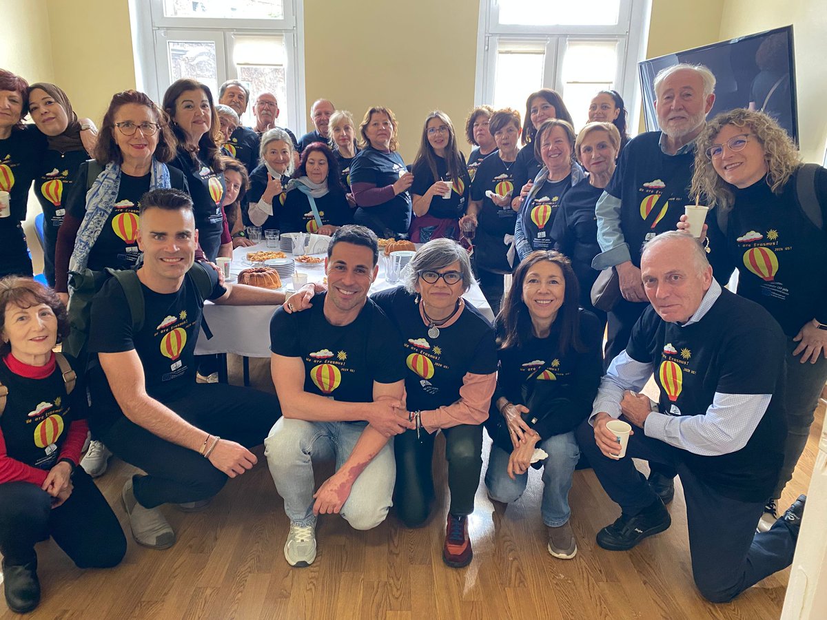 CEPJAEN1's tweet image. @CEPJAEN1 junto centros de nuestro consorcio: Los Olivos, Paulo Freire, Tavara, Miguel Hernández y SEP Dolores G. Osorio trabajamos la interculturalidad y la igualdad de oportunidades esta semana  en la @FundacjaPCKK Jelenia Gora. @sepiegob @DG_IFP. @EducaAnd #ErasmusPlus