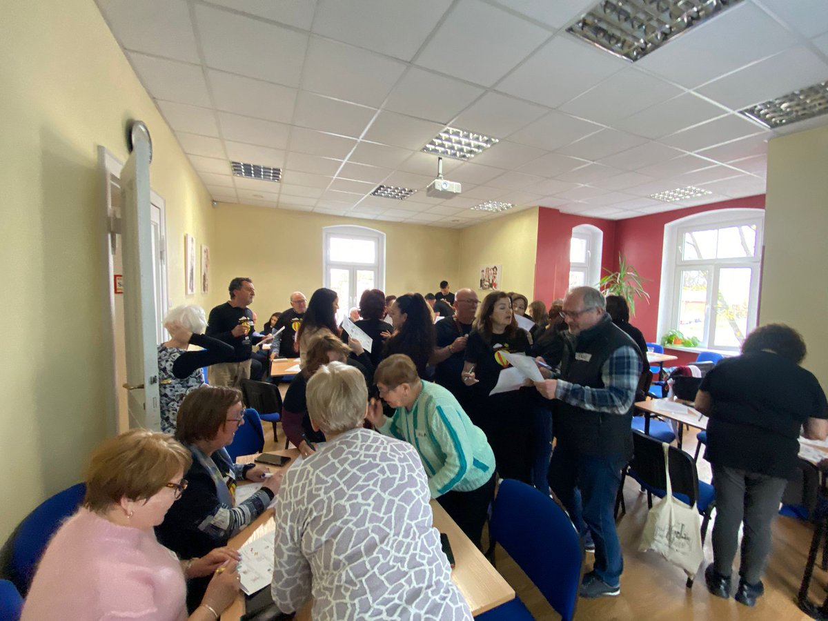 CEPJAEN1's tweet image. @CEPJAEN1 junto centros de nuestro consorcio: Los Olivos, Paulo Freire, Tavara, Miguel Hernández y SEP Dolores G. Osorio trabajamos la interculturalidad y la igualdad de oportunidades esta semana  en la @FundacjaPCKK Jelenia Gora. @sepiegob @DG_IFP. @EducaAnd #ErasmusPlus