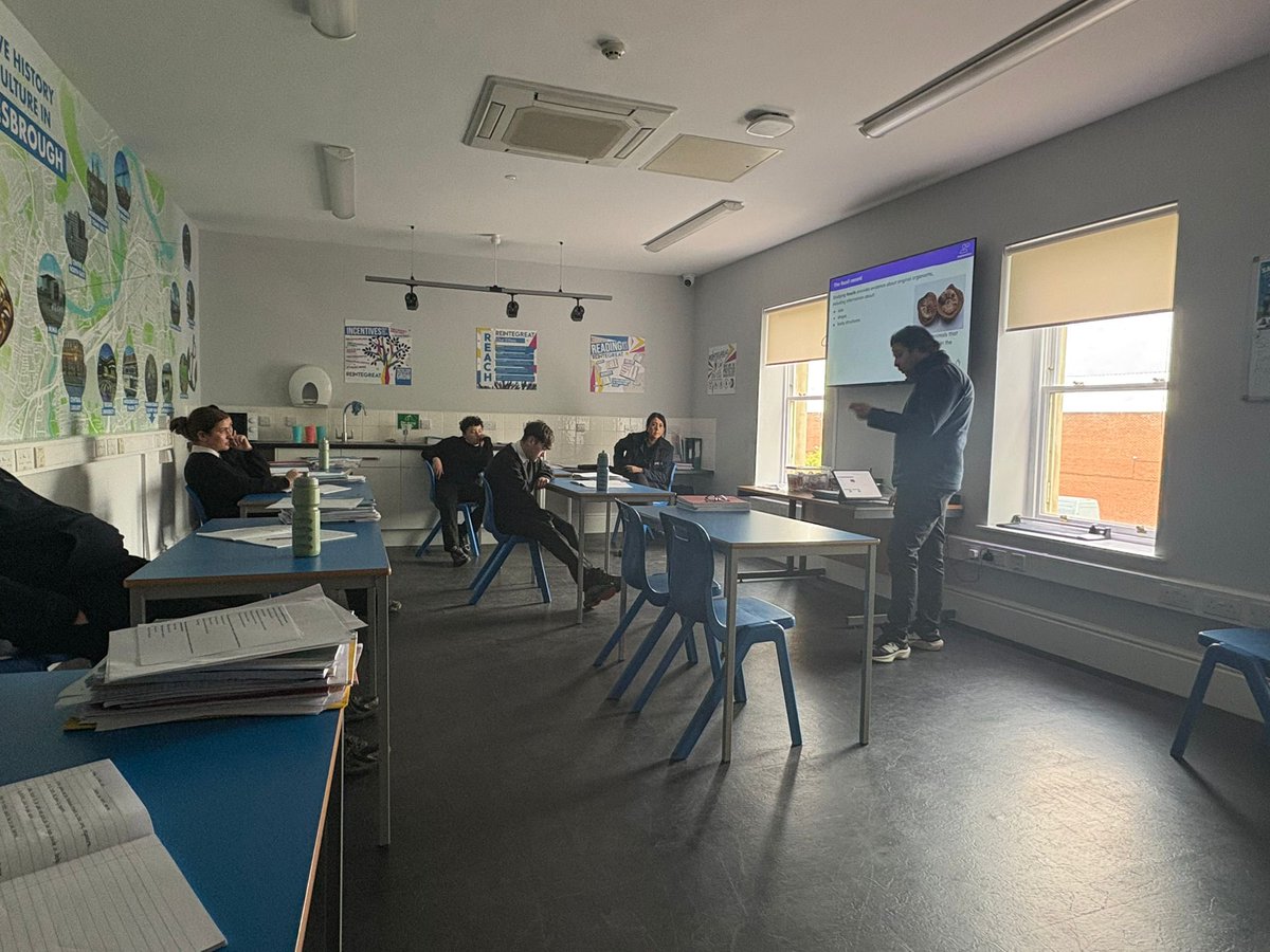 reintegreat's tweet image. 🌟🔬 This morning, our KS4 Group explored the wonders of Evolution and Natural Selection in Science class! 🌍🦋 ✨ Great job, everyone! Keep questioning and discovering! 🙌 

#Reintegreat #ScienceClass #Evolution #NaturalSelection #CuriosityDriven