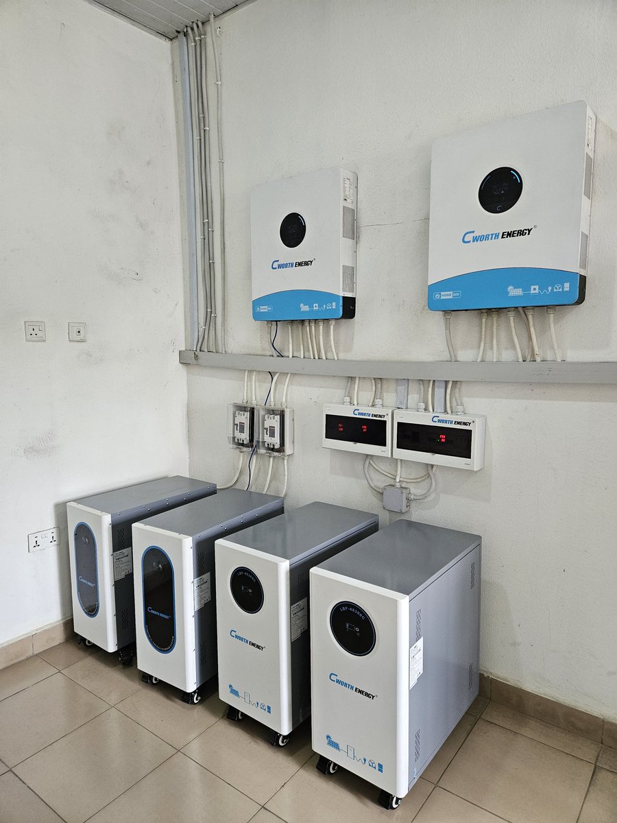Chukwuemekanela's tweet image. 24kw Hybrid inverter setup with 60.72Kwh (15.5kwh×2) Lithium battery bank and 53 pieces of 500watts halve-cut solar panels in Calabar Cross River State Nigeria. 
This installation is providing a backup power for Bakor Medical Center #everyone #reel #solar #friends