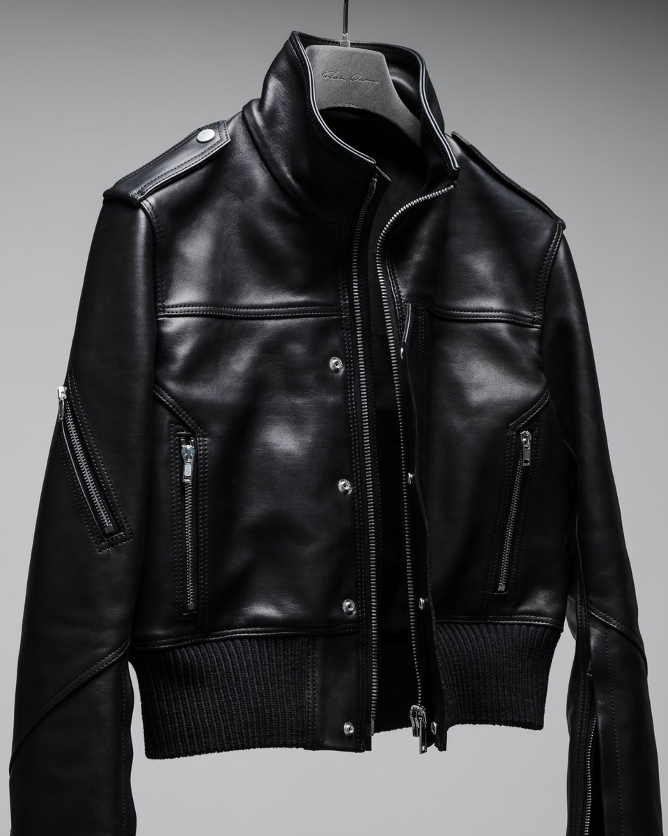 Rick Owens レザージャケット Rick Owens SS26 TEMPLE』ハイネックのファンネルカラー、クロップドで