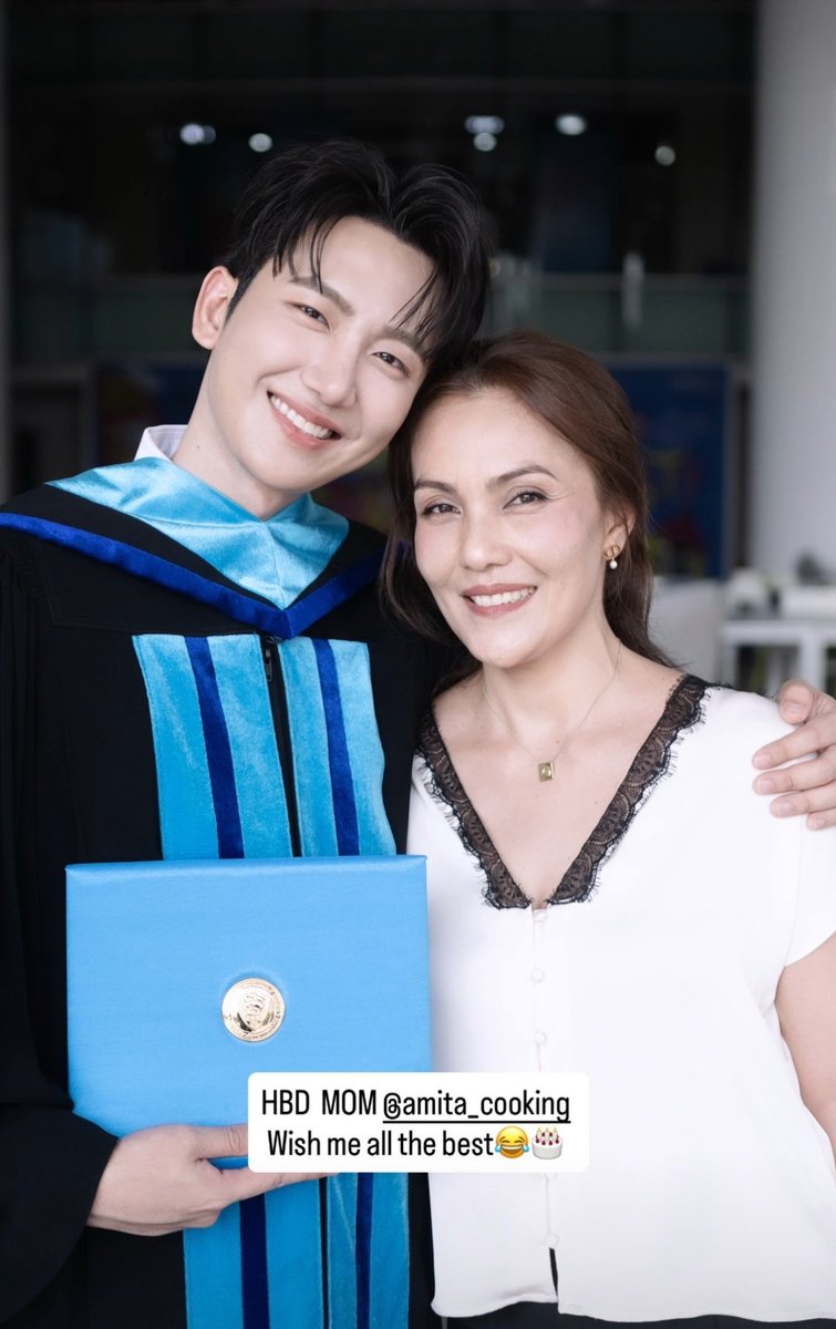 alwayswithtitle's tweet photo. 26.04.20 | Title IG

Happy Happy birthday to Title's mom 🫶💕 @BecauseOfLuv 

Title's caption is so funny 😅
#กลจของตต #titlekrt https://t.co/bBmid7Mz84