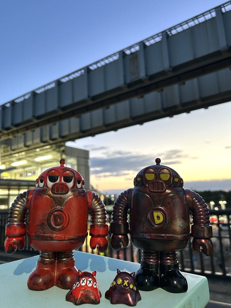 hshcprn's tweet photo. 月曜 夕焼け お疲れさまです✨
インライで錆に触れられてる方がいたので比較のお写真を(◜◡◝)
ボディに反射した光で表面のちがいを感じとってほしいー！！！！🔧
#DICTOR #ディクター
#六つ目パンデミック計画 https://t.co/VK2oAwr2e1