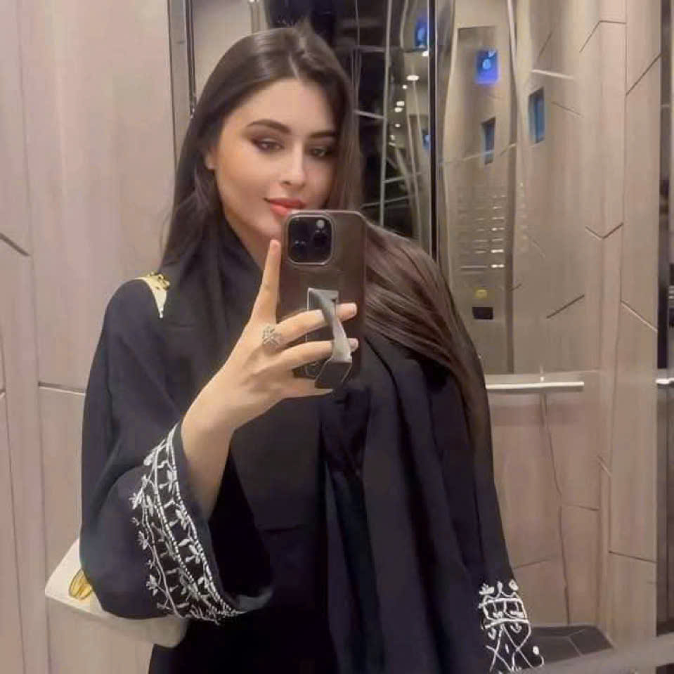 Bess Bryan tweet media