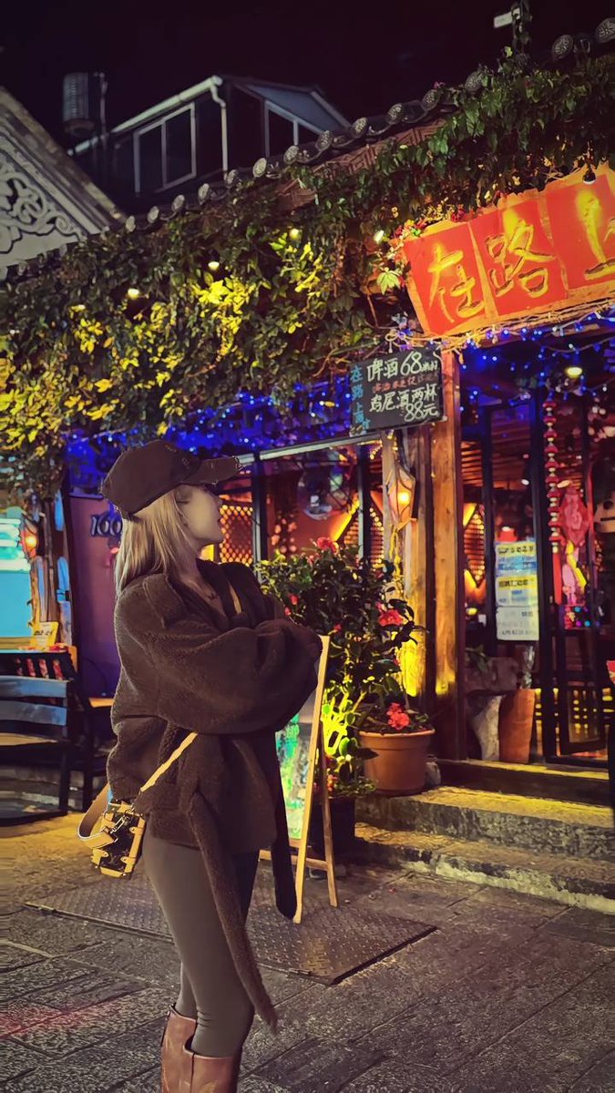 KaneRachel87971's tweet image. everything feels lighter when I stop trying to be perfect ✨😊🌿 #selfacceptance #peace