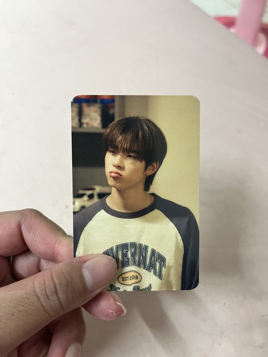 ขนมปังหน้าแมว tweet media