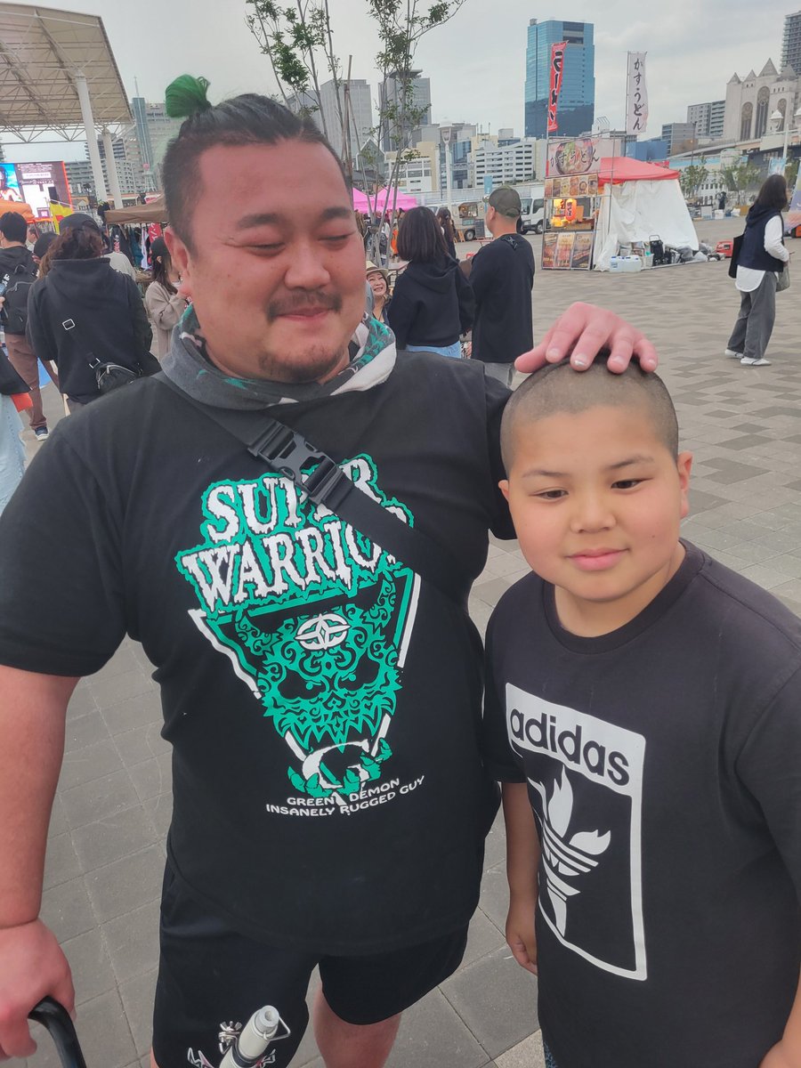 推し様と息子

 #刈りたて  #坊主  #触りたくなる  #フリー坊主  #いつでも撫でたって下さい