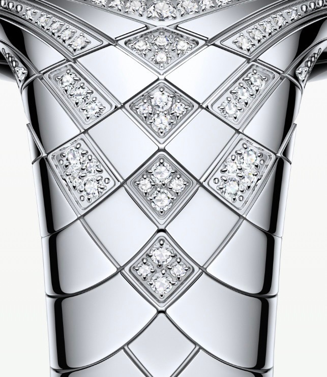 SaudiAndroid's tweet image. أحدث ساعة فاخرة من هواوي HUAWEI WATCH ULTIMATE DESIGN فيها 99 الماسة طبيعية.🟢⌚️💎

سعرها 4500 دولار حول 17 الف ريال.💸

#HUAWEI