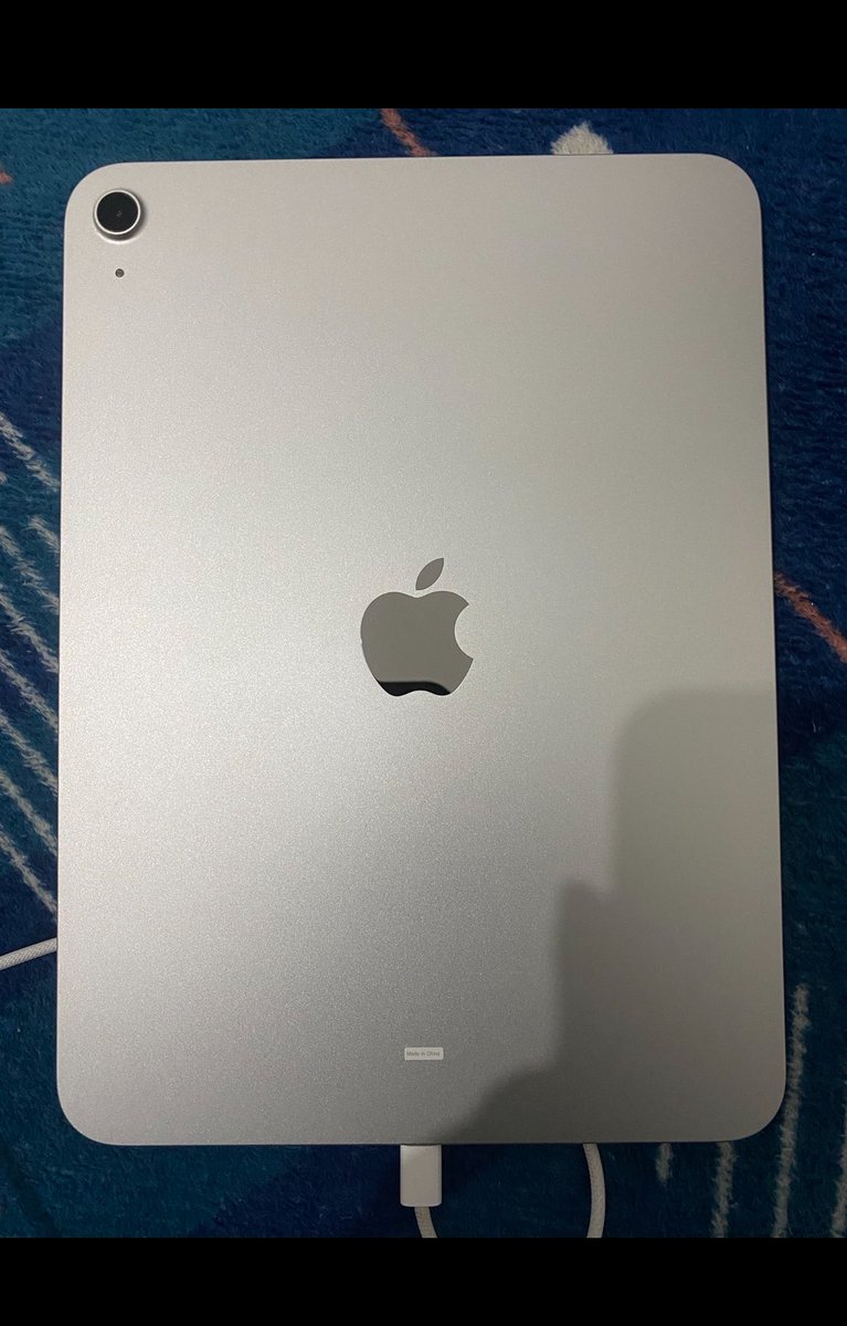 amrinaaa09's tweet photo. Wts ipad gen 11 ex ibox. Masih garansi on juli 2026. BH 100% . Pemakaian buat nonton aja. Masih mulus no baret. Free case. Harga 5,6jt . Sby, bisa by shopee juga. https://t.co/6KZoYzKRyp