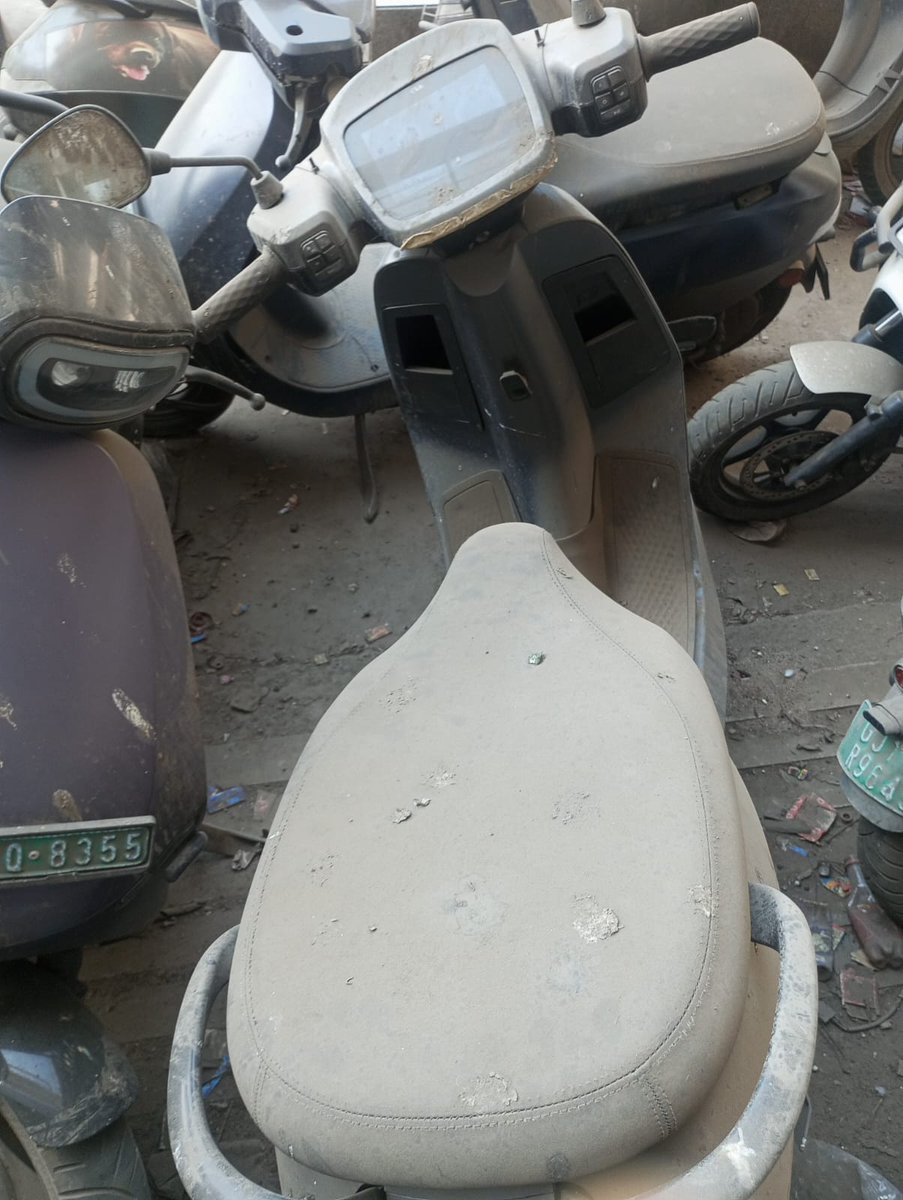 a13ankit's tweet photo. @OlaElectric This is unacceptable.
My Ola S1 Pro is at your service center for 4 months (since 24/12/2025, Ticket:11836816). No repair, no updates, no accountability.Even after filing NCH complaint (9105472), there is complete silence.
Is this how customer are treated?
@nch1915 https://t.co/5tMYAeEWaV