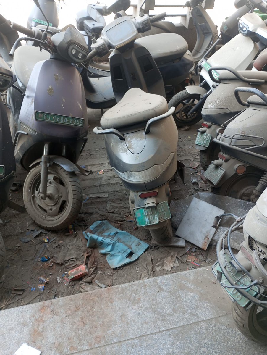 a13ankit's tweet photo. @OlaElectric This is unacceptable.
My Ola S1 Pro is at your service center for 4 months (since 24/12/2025, Ticket:11836816). No repair, no updates, no accountability.Even after filing NCH complaint (9105472), there is complete silence.
Is this how customer are treated?
@nch1915 https://t.co/5tMYAeEWaV