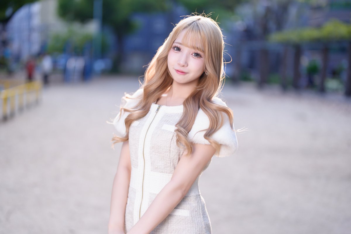 m_ikero's tweet image. 2026-04-18 #BEMYLOVE 撮影会 新阿波座公園
ソアさん  #ソアちゃむ
春風のような優しい笑顔をくれる君に...
いつも現像はC1なんですが、今回はLrcで。
その方が優しい感じだったので。
H&amp;amp;Y Rich Tone Natural CPL使用
SONY a9III SEL50F12GM HVL-F60RM2 #SonyAlpha