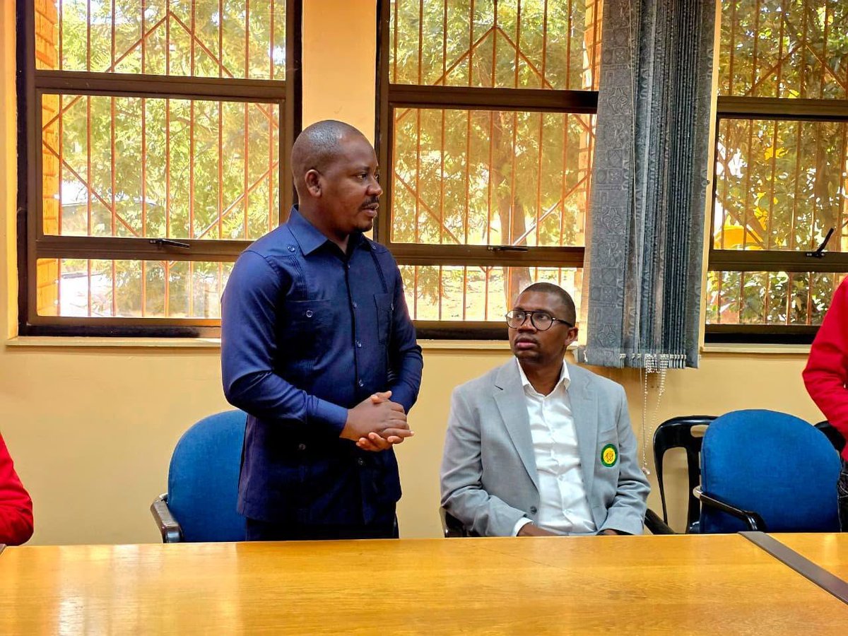 NFrelimo's tweet image. A Organização da Juventude Moçambicana (OJM) e a Liga Juvenil do Congresso Nacional Africano reforçam a cooperação na formação de quadros e na diplomacia política, consolidando laços históricos entre Moçambique e a África do Sul.

#OJM #ANC #Juventude #Diplomacia #Formação