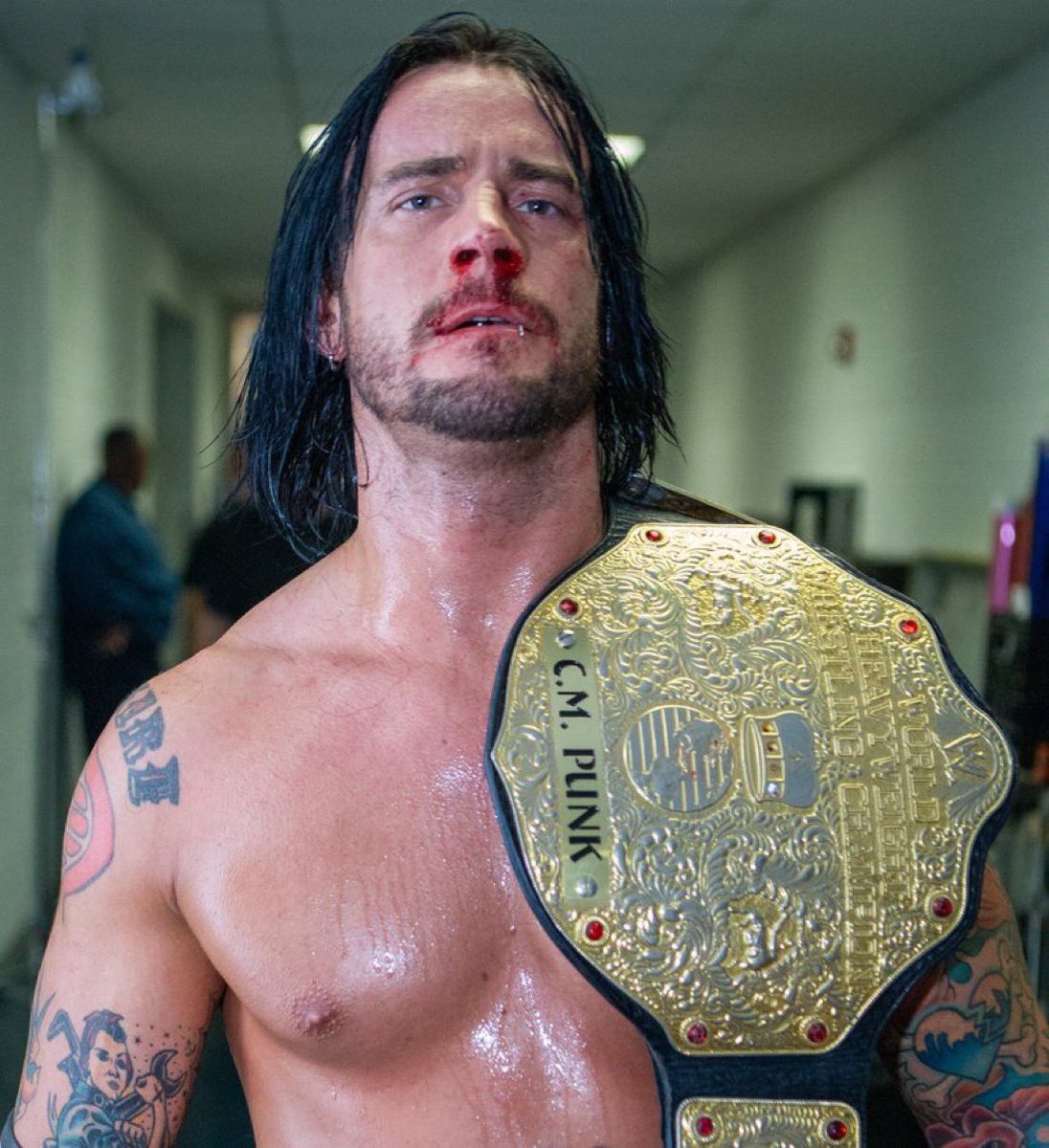 Sabía que la Noche 2 iba a ser mejor (no era difícil) y decidí verla en diferido pudiendo saltarme la publicidad.

Esto debería ser lo mínimo, un show disfrutable.

El main event es tremendo, gracias CM Punk, emoción total con Miseria Cantare y wrestling digno. Te quiero.