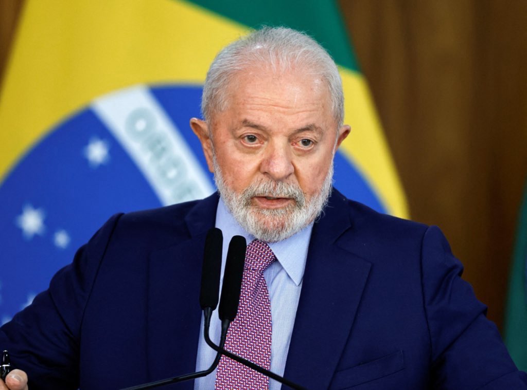 Il presidente brasiliano Lula da Silva condanna le ingenti spese militari destinate ad aiutare il mondo.

"Mentre gli astronauti volano sulla Luna, donne e bambini vengono uccisi indiscriminatamente nei bombardamenti in Medio Oriente."