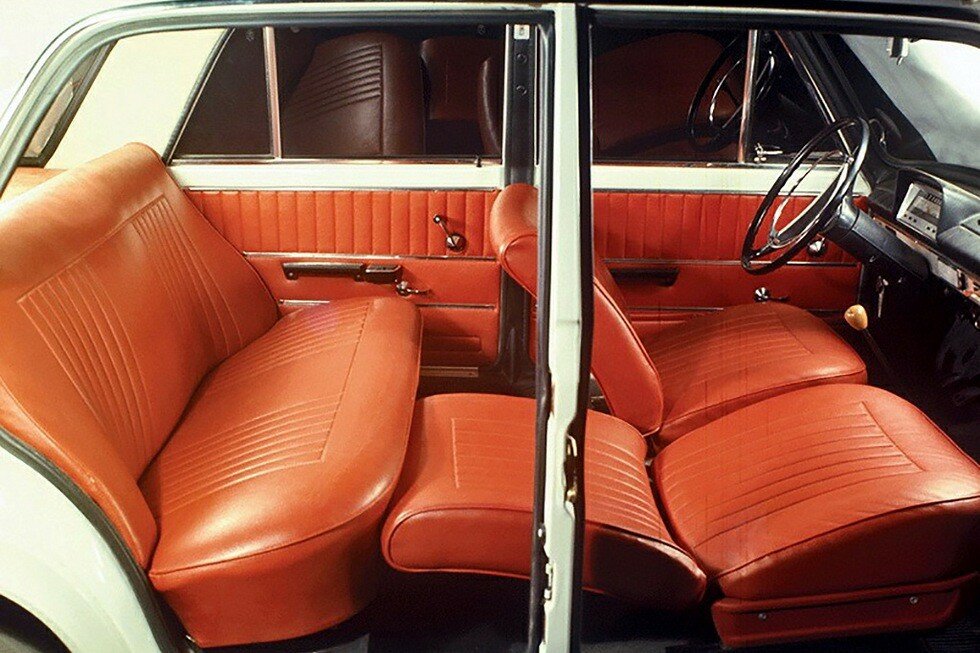 HistoryMattersX's tweet image. 🚘 Monday #20April 1970, production of the #Lada 1200 GL, #VAZ2101, #Zhiguli2101 nicknamed #Kopeyka began.

🗓️ #AvtoVAZ built 4.8 million units and direct modifications (1970-1988) in a all-new plant in #Tolyatti #Togliatti #Тольятти Samara region on the banks of the Volga River.