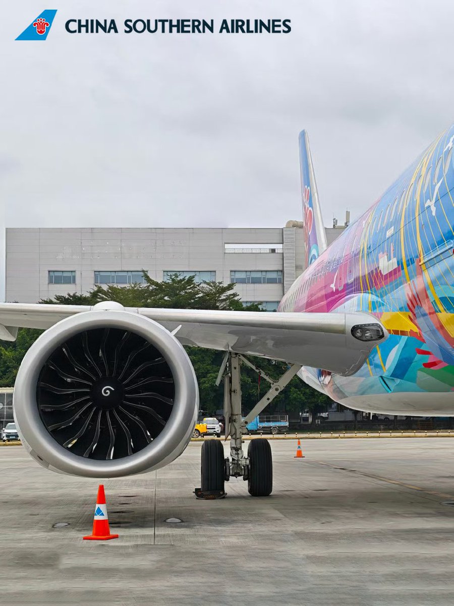 CSAIRGlobal's tweet image. ✈Could you identify this China Southern Airlines jet from just a partial shot? Drop your guess in the comments!😉

#CSAirQuiz #AviationLovers #CSAir