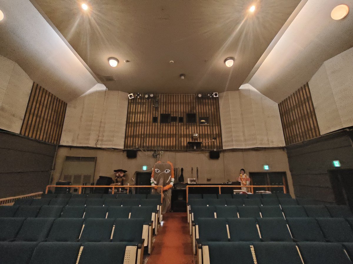 御成座 tweet media