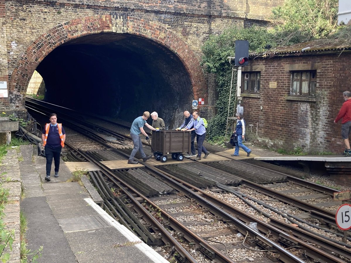 CommunityAd's tweet image. New Planters Bring Life to Maidstone West
A great effort from Maidstone CAN volunteers at Southeastern Maidstone West station
The group successfully installed two new planters, creating a brighter and more inviting space for passengers 🌸👏

#Maidstone #CommunityRail #Volunteers