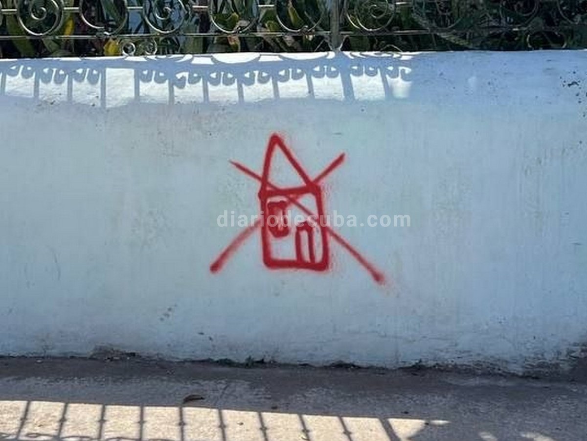 diariodecuba's tweet image. FOTOS DE #CUBA: Si te dicen que alguien "no tiene #casa", ¿quién te viene a la mente?

#BuenosDías, a pesar de la dictadura.

Te esperamos en #DiarioDeCuba: diariodecuba.com

📸: DDC, #LaHabana, abril de 2026