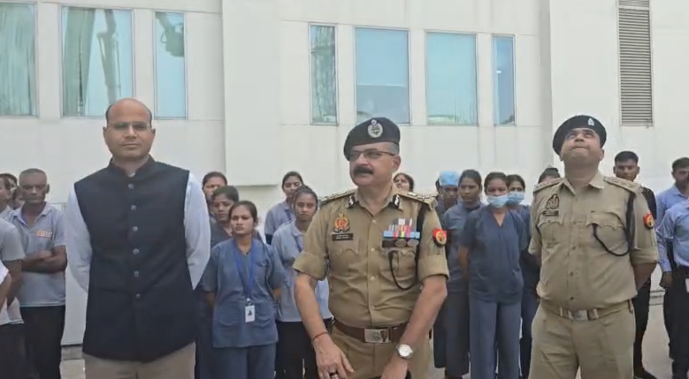 bstvlive's tweet image. लखनऊ : मेदांता हॉस्पिटल में मॉकड्रिल का आयोजन

➡DG फायर सुजीत पांडे की मौजूदगी में मॉकड्रिल
➡आग से बचाव को लेकर विशेष अभ्यास 
 
#Lucknow #MockDrill #FireSafety