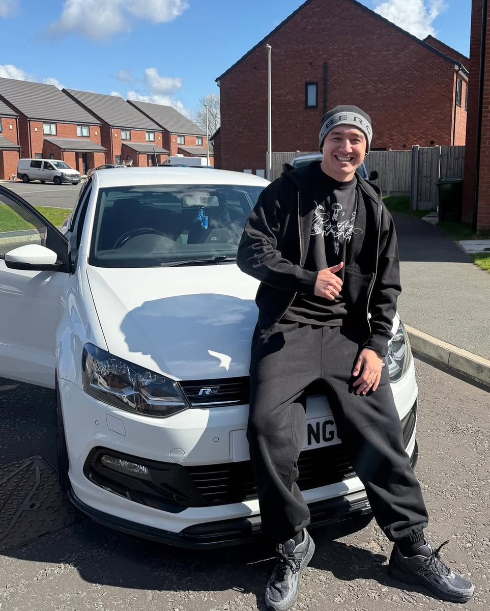 SIMONSAYSDRIP tweet media