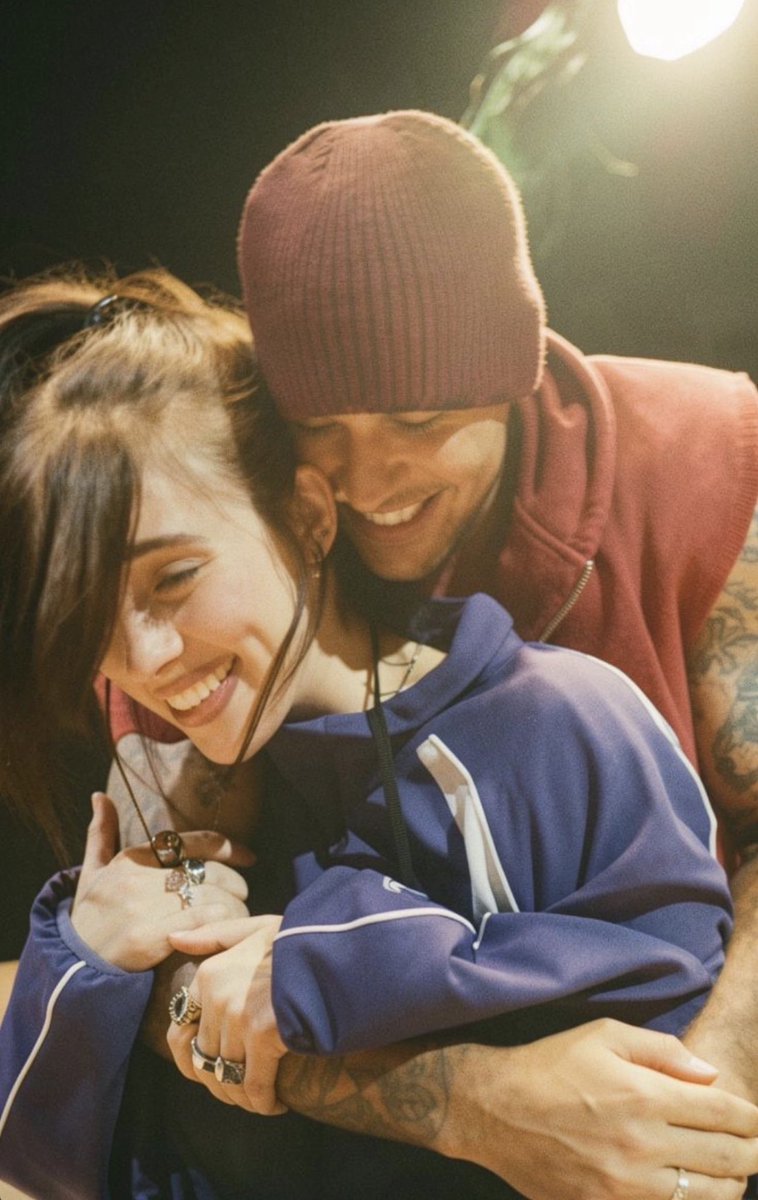 PlsXcuseThaMess's tweet image. So… this is so stunningly beautiful. I cried. For real. These two make this Earth Plane…  a little MORE… 🧸~Able. #Billie #TheBieb 
#OneLessLonelyGirl #HaileyIsASweetHeart 
#TheBadAsseryAstounds #LifeIsHard
#HumaningIsGorgeous