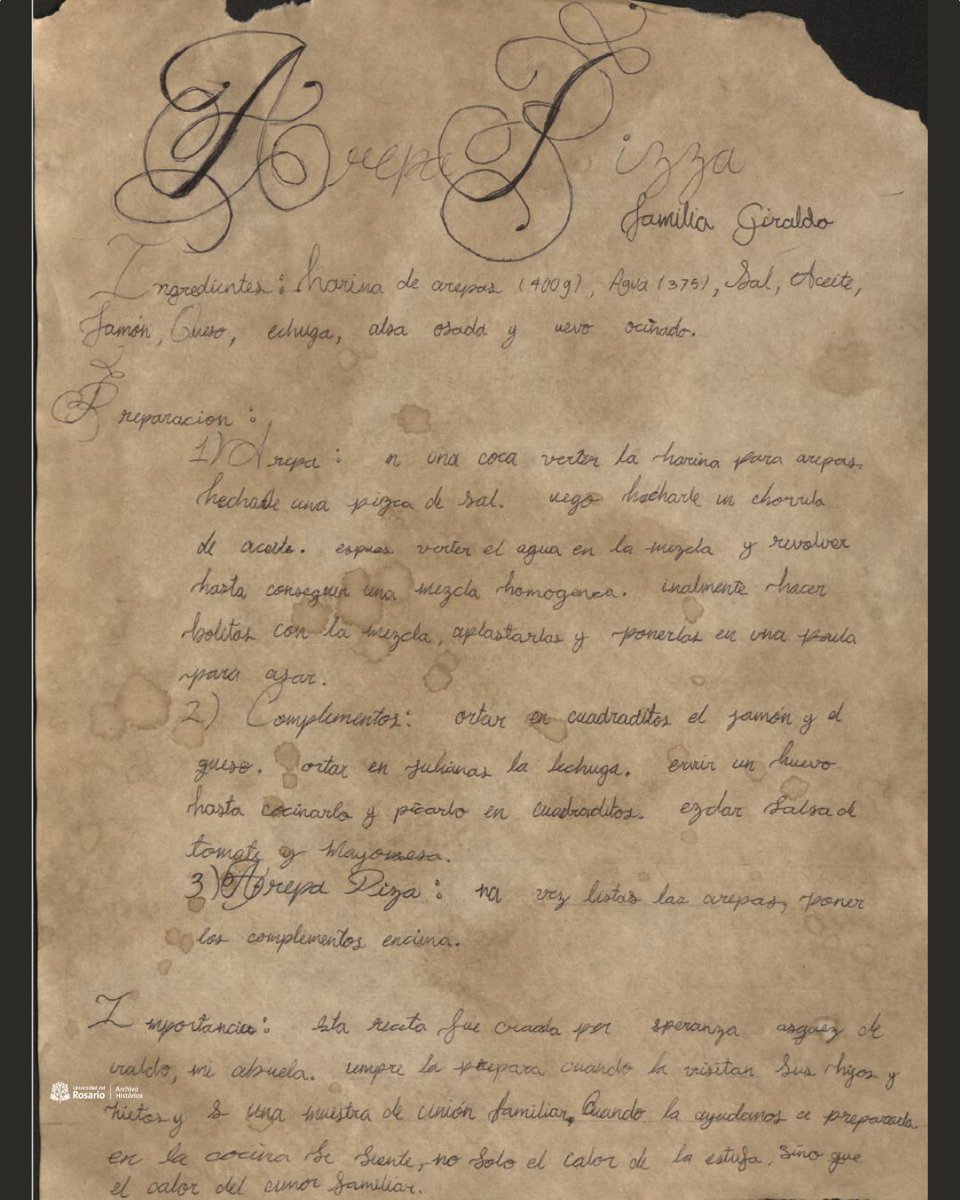 ArchivoHUR's tweet photo. Cocina y tradición: un libro de recetas rosaristas, recopiladas por los estudiantes de Cátedra rosarista. Cuarta entrega: arepas y tamales.
Los desayunos colombianos, no importa la región, suelen llevar arepa de distintos tipos de maíz, un grano fundamental en la historia de la https://t.co/85pqeDVA6o