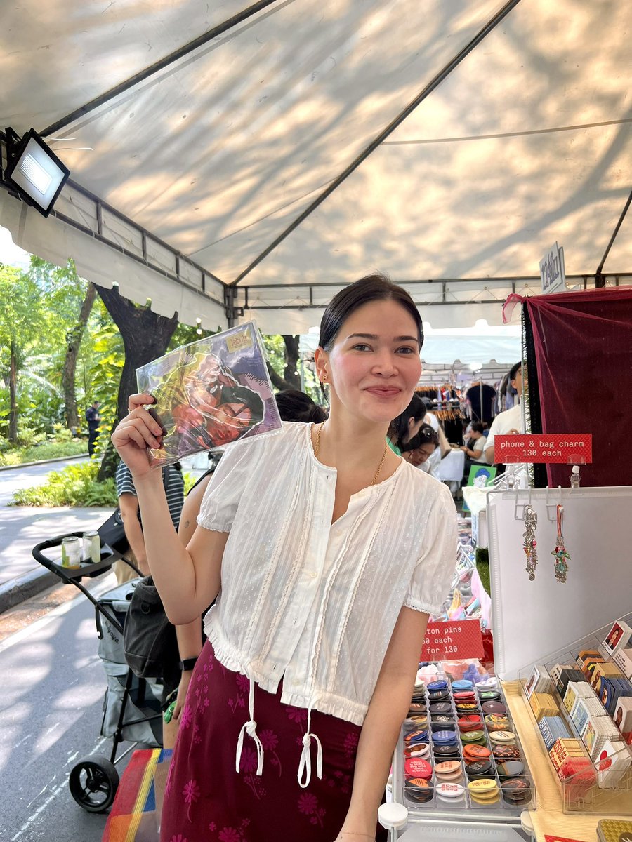 iabuli's tweet image. thank you to everyone who dropped by my booth yesterday at southtradingpost! this one was truly special!! til next time, southies! 🫶🏻🎬 #films #art