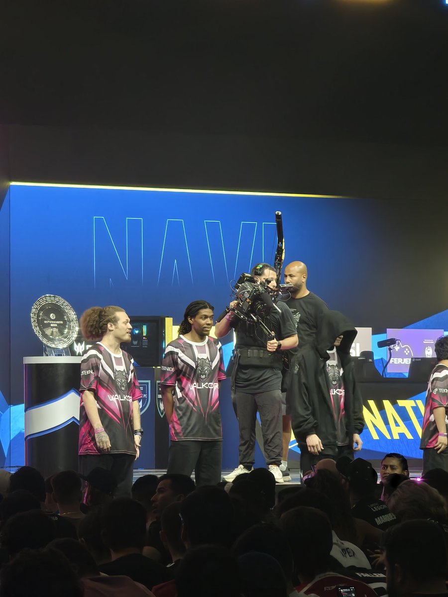 GoGoGadgetCasts's tweet photo. Heading home today after a hectic #IEM Rio! 

Brazilian CS fans are pretty cool. https://t.co/WpUSlFbFG3