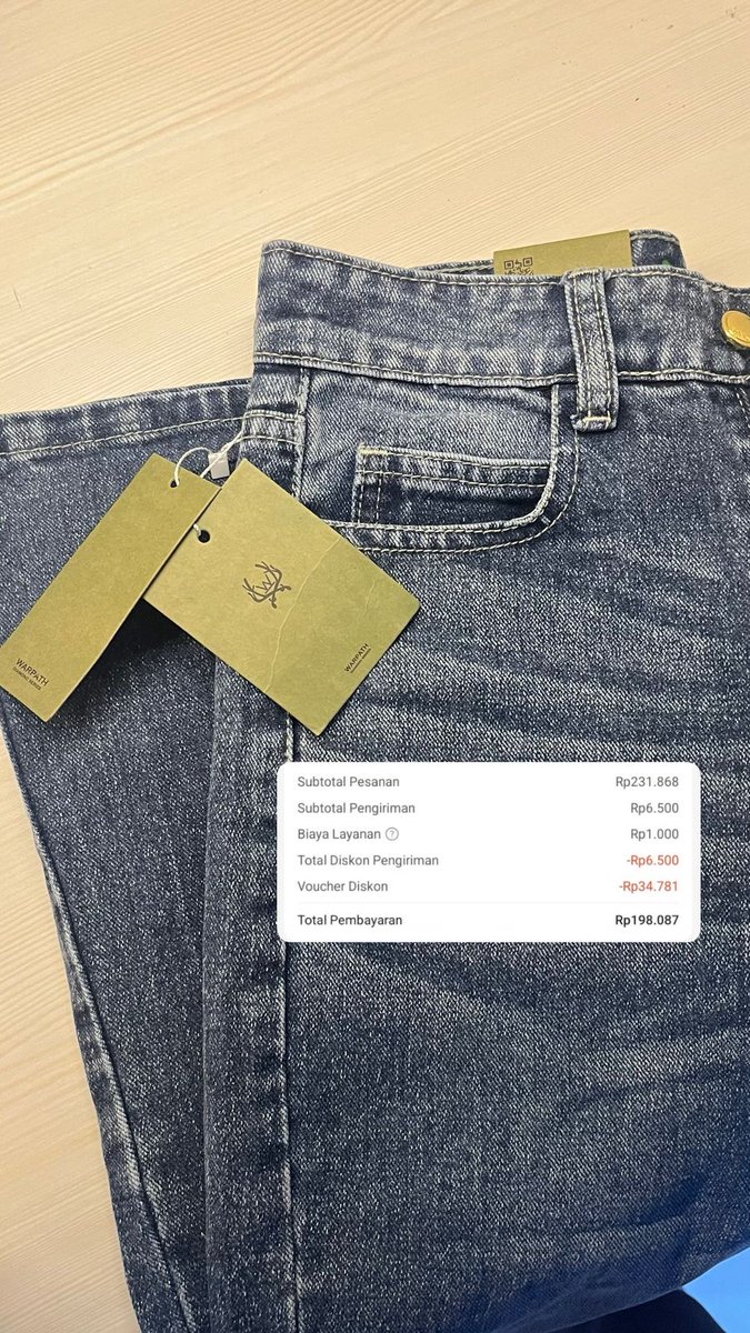 pacarkalaa's tweet photo. WTS  jeans warpath *brand new* ukuran 27, aku jual 170k aja (bisa nego) harga asli tertera. 
alasan aku jual karena salah beli size. 
kalau ada yg mau trade ukuran 29 boleh bgtt hmu!!

wts wtt jeans warpath https://t.co/SRqCQMqOL5