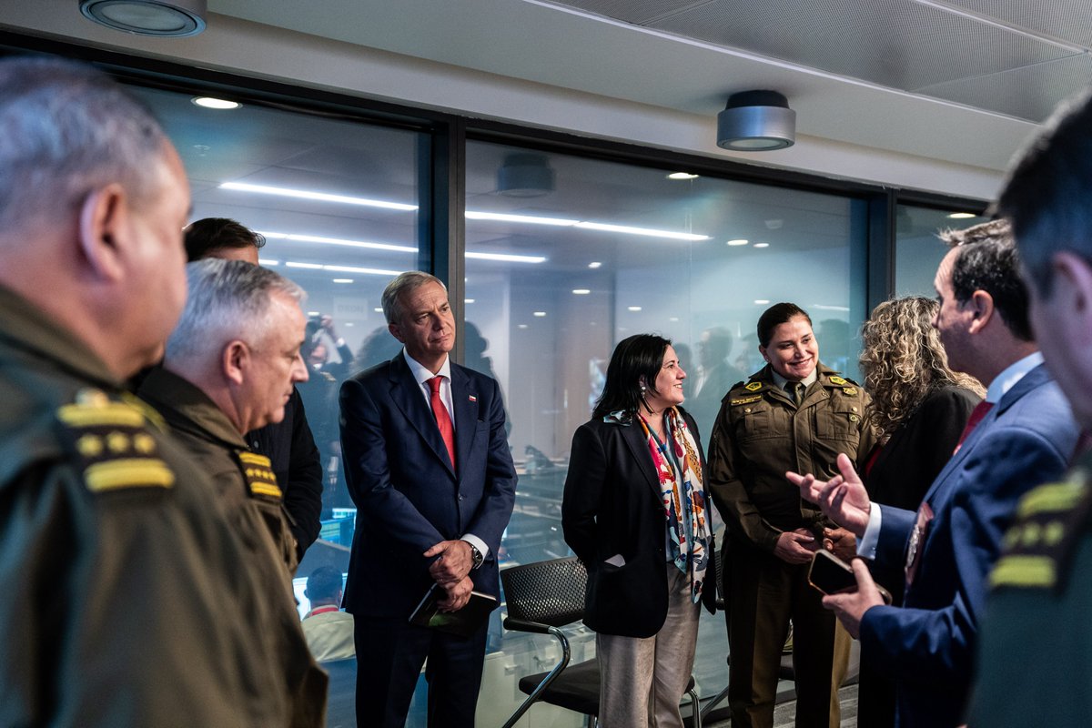 El Clarin de Chile tweet media