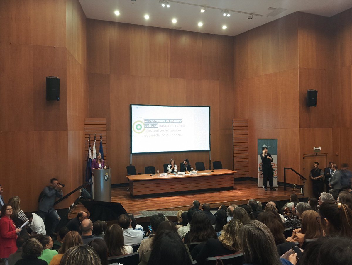 Promover el cambio cultural en la organización social de los cuidados.
 
Para que el rol del Estado no sea la única alternativa para garantizar el derecho para acceder a ellos. 

POR UNA SOCIEDAD MAS JUSTA,
INVOLUCRAR A TODOS SIN DELEGAR LAS OBLIGACIONES INDELEGABLES DEL ESTADO.