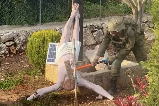 ganaderator's tweet photo. Si alguien tenía alguna duda de quienes son los malos en esta guerra... esta foto lo aclara muy bien. 
Y tú, ¿apoyas al ejército israelí? 
#guerraIRAN #israel #Irán #israelGenocida https://t.co/TuHFqyYKQN
