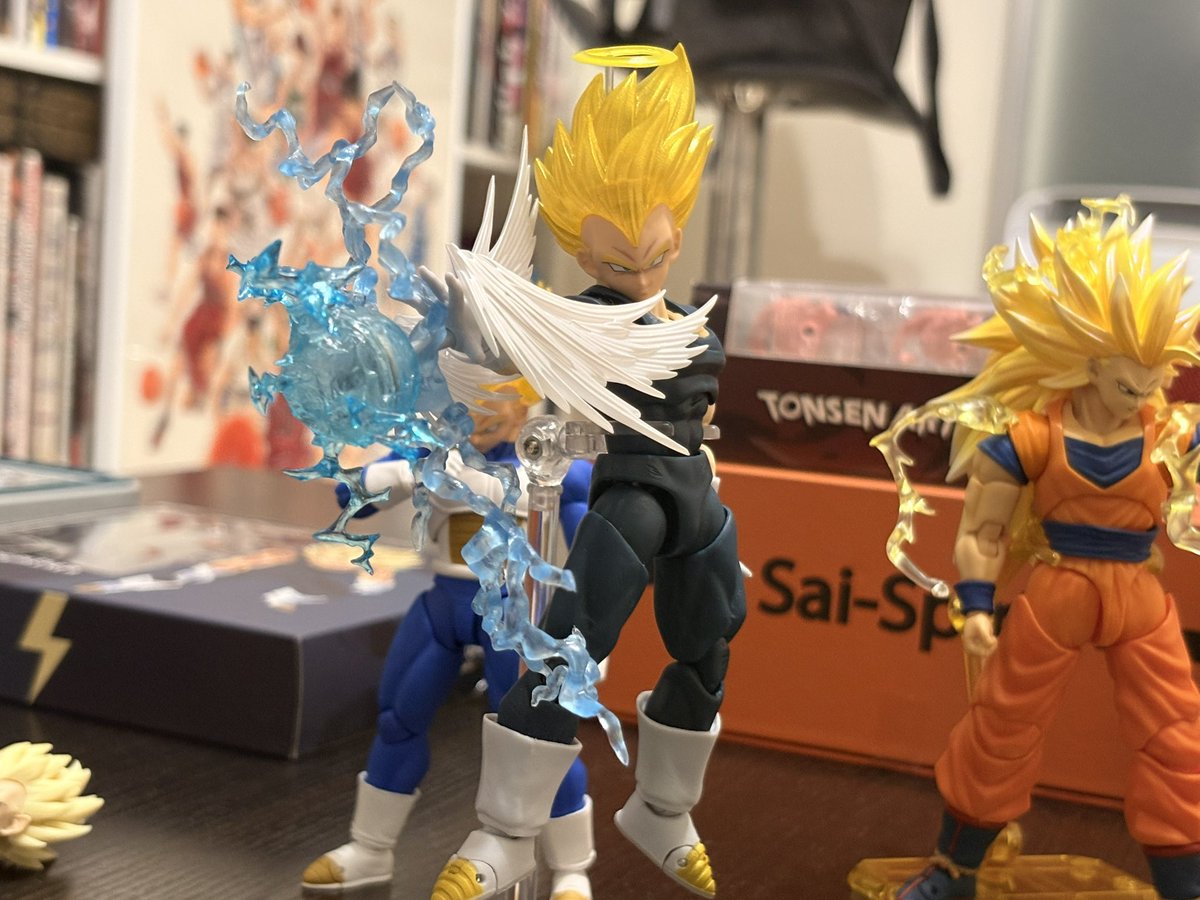 サナリエ tweet media