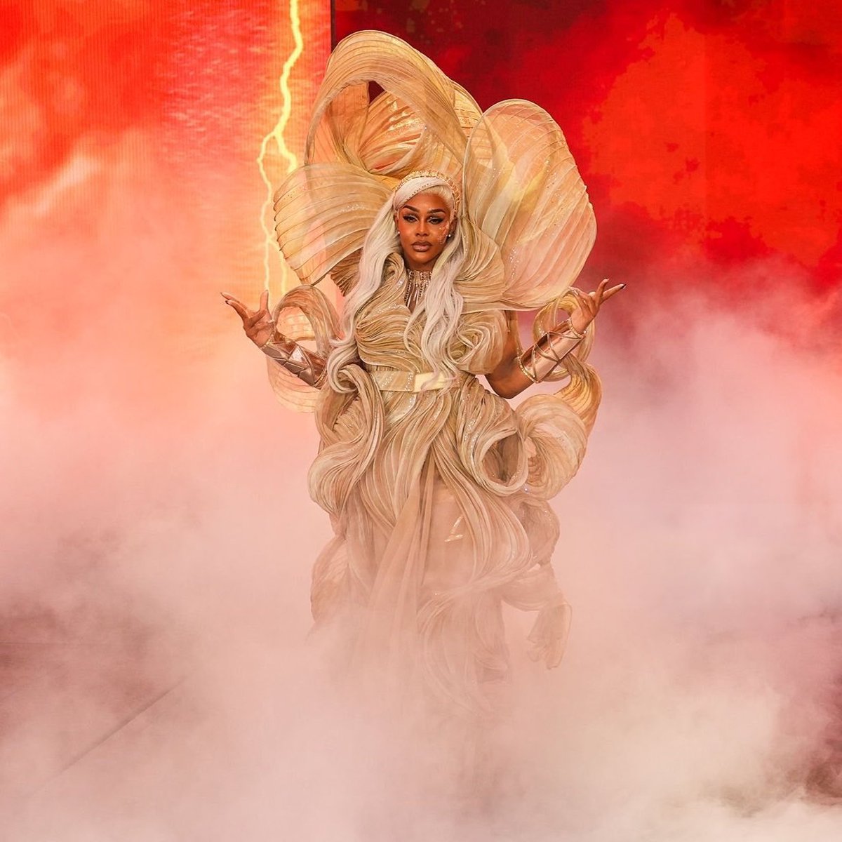 LYR🅰️ tweet media