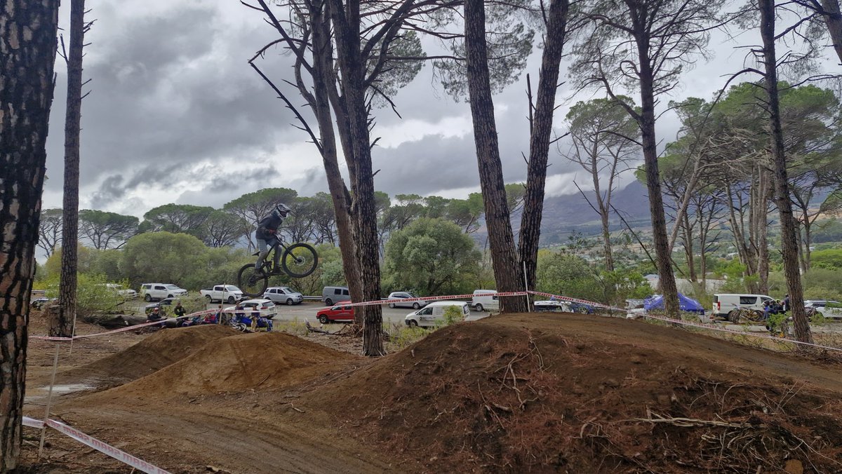 RuinsMTB's tweet photo. #slickass race run https://t.co/EfkYjek0H4