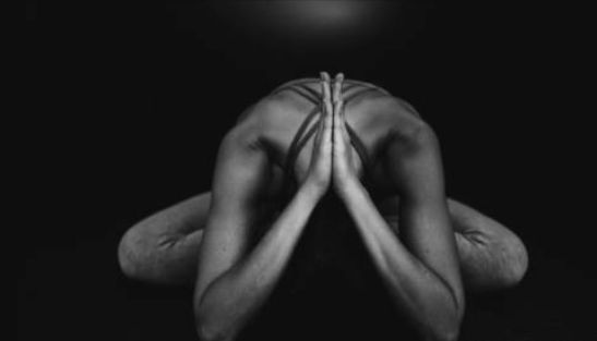 tharejaarun's tweet image. #Yoga Sutras:
#Yamas (#ethics)
#Niyamas (#virtuous #behaviors)
#Asana (#postures) 
#Pranayama (#breath) 
#Pratyahara (#awareness) 
Dhahran (concentration) 
Dhyana (reflection) 
Samadhi (union)