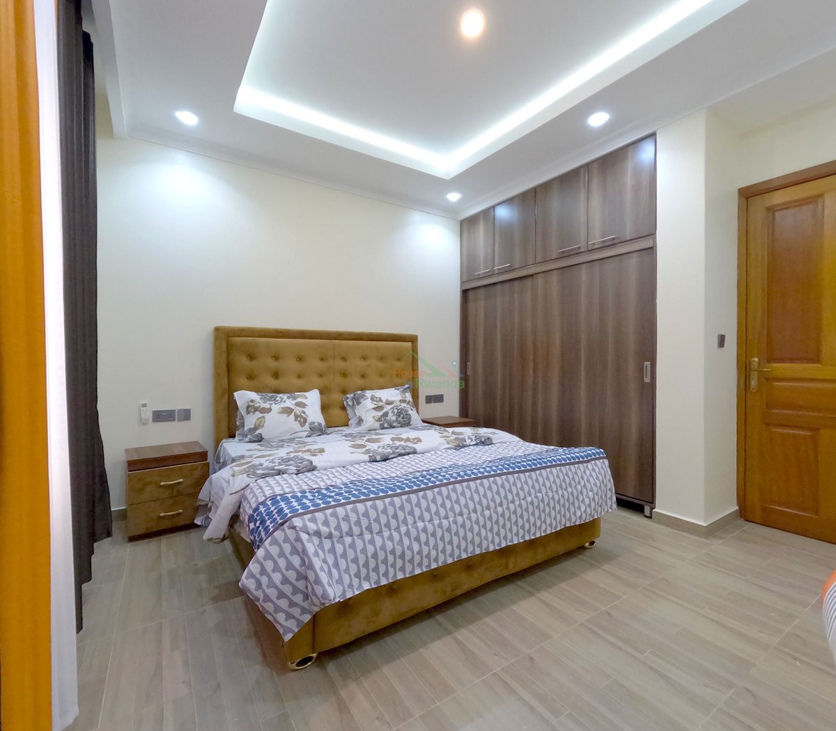 HouseInRwanda's tweet image. 🏠Kigali Fully furnished 3 Bedrooms apartment for rent in Kimironko🆕

💸 Price:1,500,000 Rwf /month 
🛏️ Bedrooms:3
🛁 Bathrooms:3
👍Furnished: Yes

For further details:👇houseinrwanda.com/property/rent/… 

Contact name:👨‍💼apartments for rent 

#HouseinRwanda #Apartment #rent #Kigali