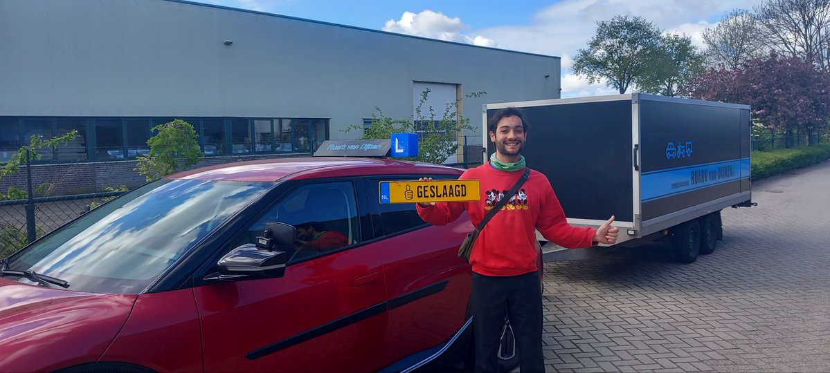 Samuel Rizzo is in 1 keer geslaagd voor zijn BE,yeeeeh. <a href="/CBRnl/">CBR</a> Tiel.
BE willen doen in Tiel met deze mooie combinatie? Info@verkeersschoolruarkvandijken.nl 
Info@rijschoolrivierenland.nl