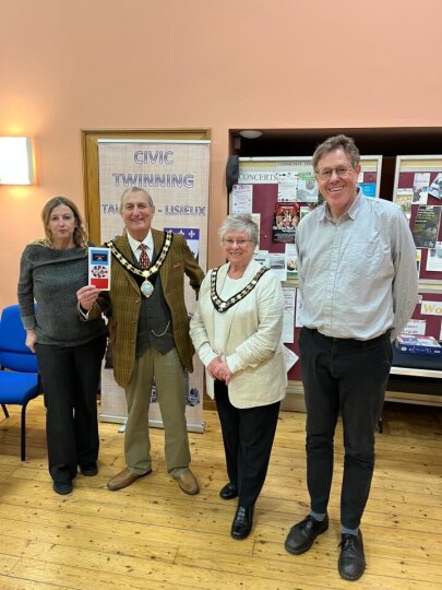 Taunton_TC's tweet image. The Taunton-Lisieux Civic Twinning Link are welcoming the largest ever visitor group from Lisiuex to Taunton this May and need more friendly volunteer hosts 🏡🤝 A brilliant chance to make international friendships. Interested? 👉 taunton-tc.gov.uk/town-twinning/ #GetInvolved #Twinning