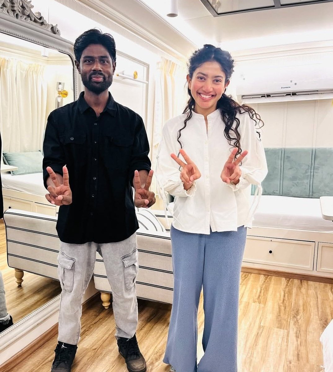 #Ramayana 💝
Assistant Director and #SaiPallavi