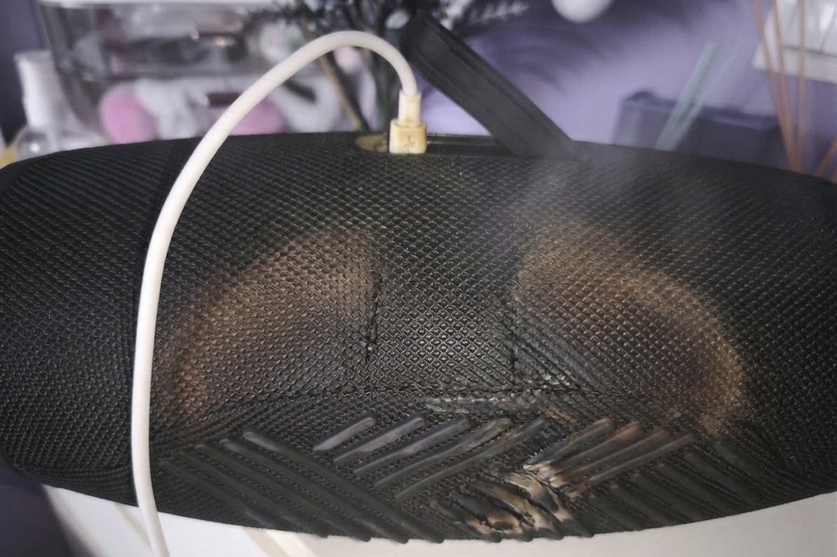 Didzej199's tweet image. @HelpAliExpress @AliExpress_EN SKANDAL! Głośnik Zealot S97 spalił się w domu! (foto). Dzieci mają PTSD (załączam zaświadczenie). Ignorujecie zagrożenie życia i oferujecie 87zł? Żądam pełnego zwrotu! Case: 2053807809516784 #AliExpress #SafetyHazard #Fire