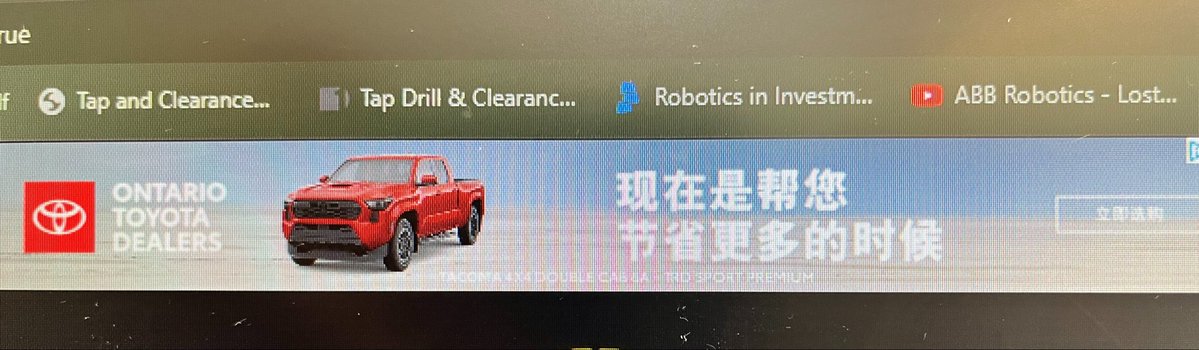 sockmoments's tweet image. Gettin ads half english/half chinese on my work computer #weird like it says ontario dealers lmao? 
Does google think I’m Chinese?